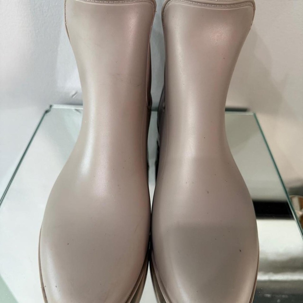 A New Day Tan Chelsea Rain Boots Chunky Heel Ankle Booties Size 10